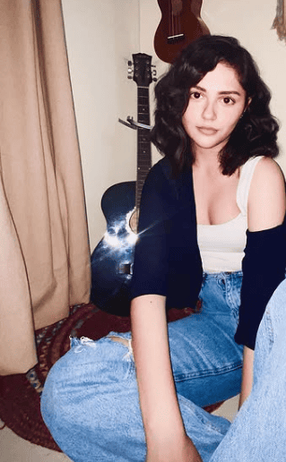 ANEET PADDA SAIYAARA FILM HEROINE